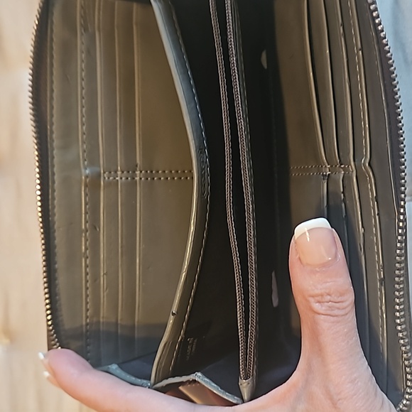 Coach Accordian Wallet EUC - Picture 6 of 8